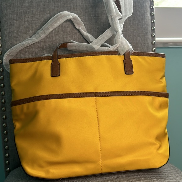 New with tags Michael Kors Sunflower Yellow Tote Bag💼🌻 - Picture 3 of 4